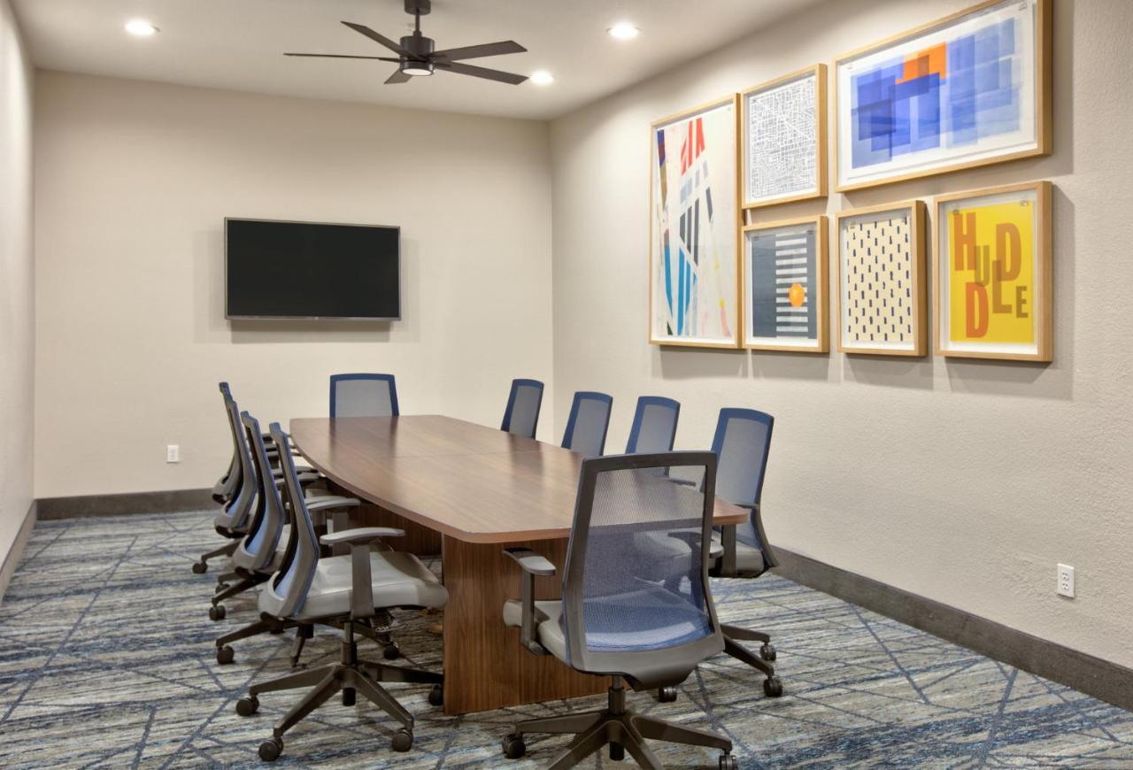 Holiday Inn Express & Suites North Dallas At Preston By Ihg Exterior photo