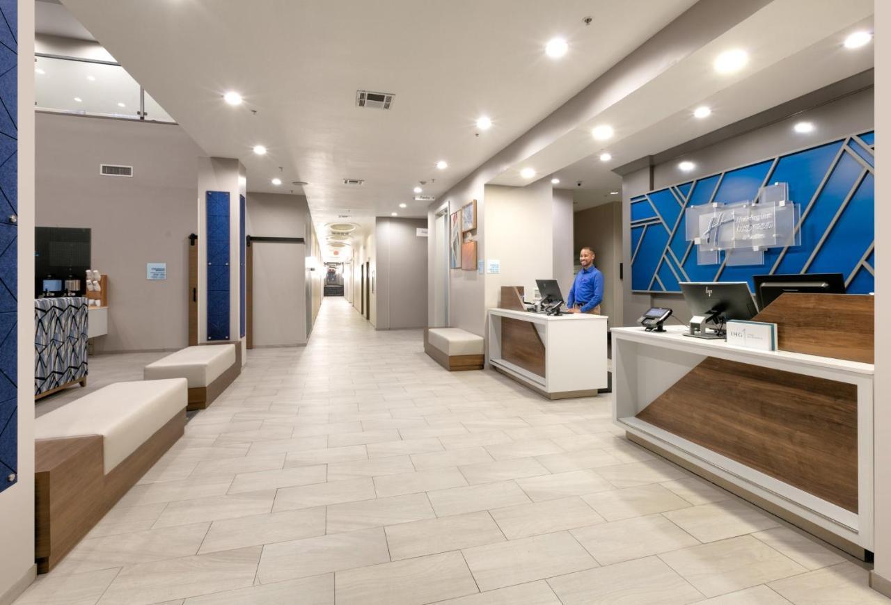 Holiday Inn Express & Suites North Dallas At Preston By Ihg Exterior photo
