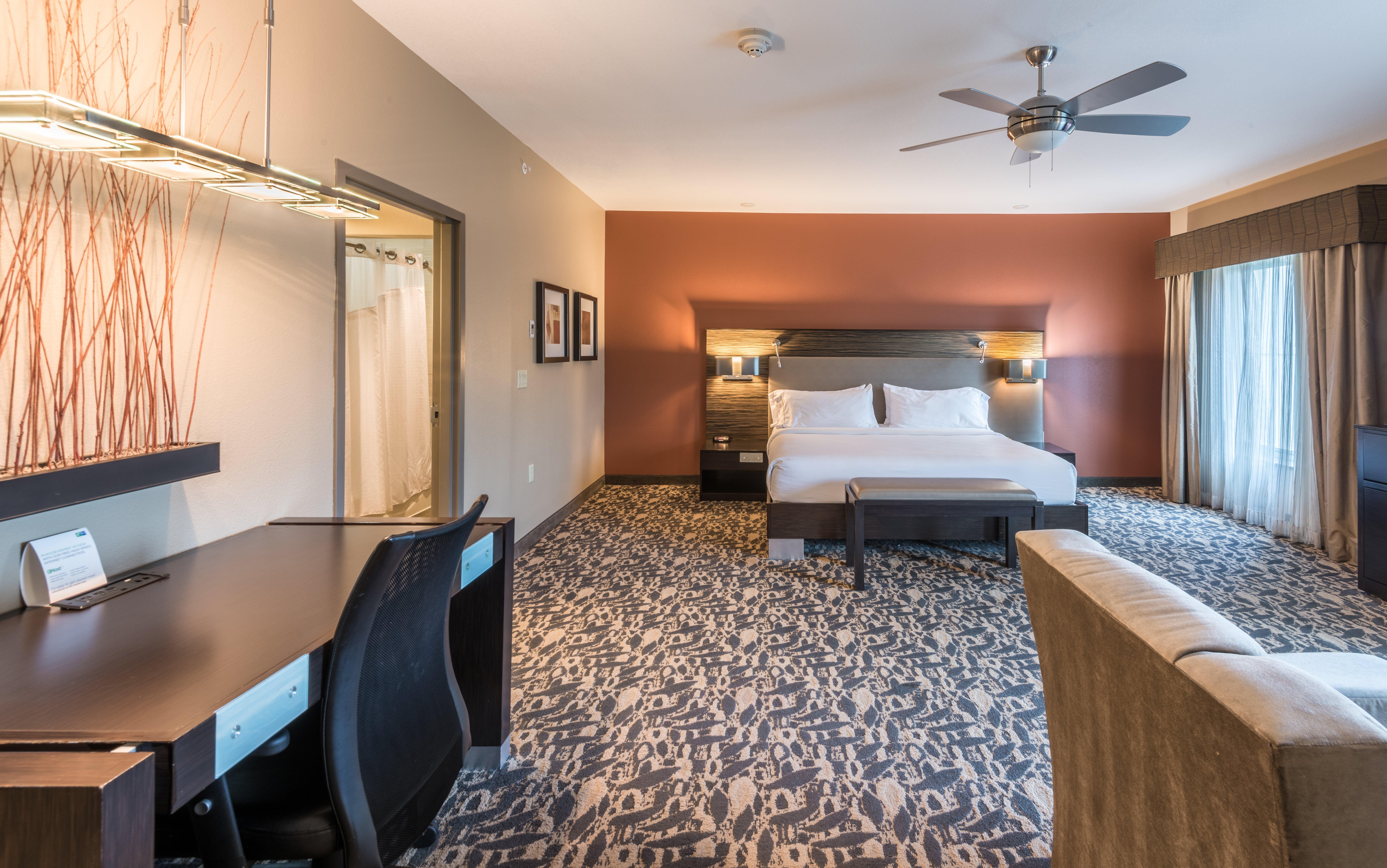 Holiday Inn Express & Suites North Dallas At Preston By Ihg Exterior photo