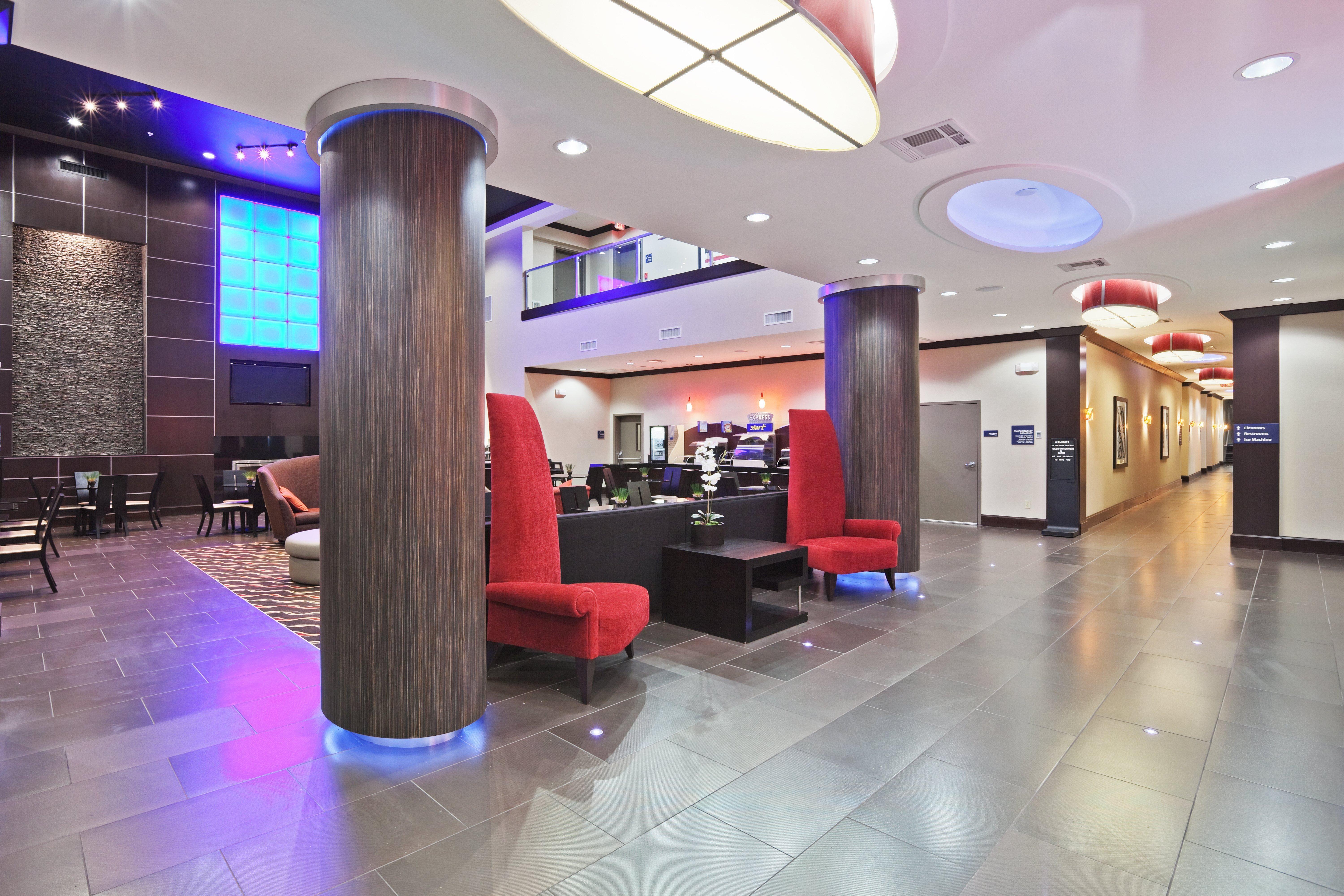 Holiday Inn Express & Suites North Dallas At Preston By Ihg Exterior photo