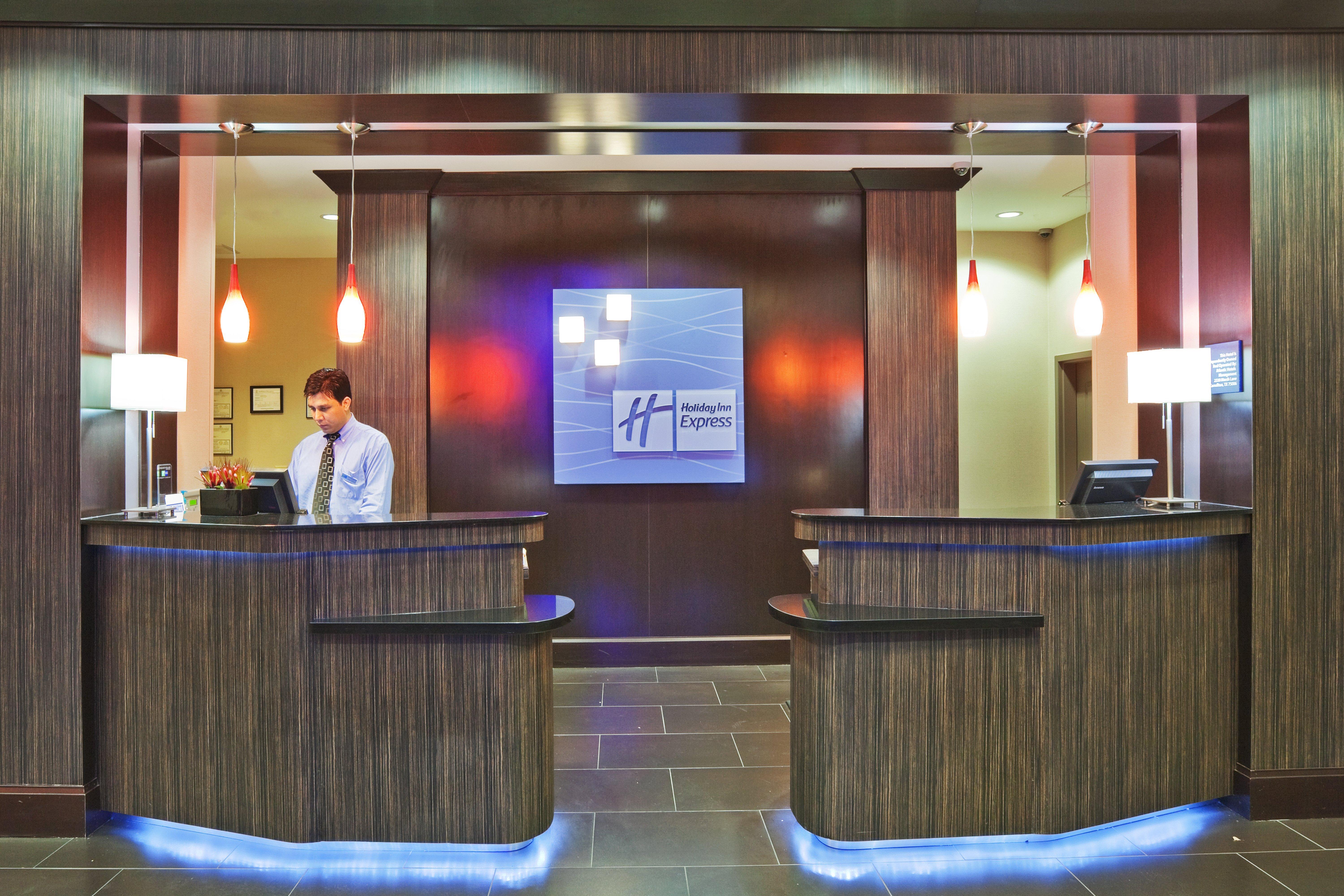 Holiday Inn Express & Suites North Dallas At Preston By Ihg Exterior photo